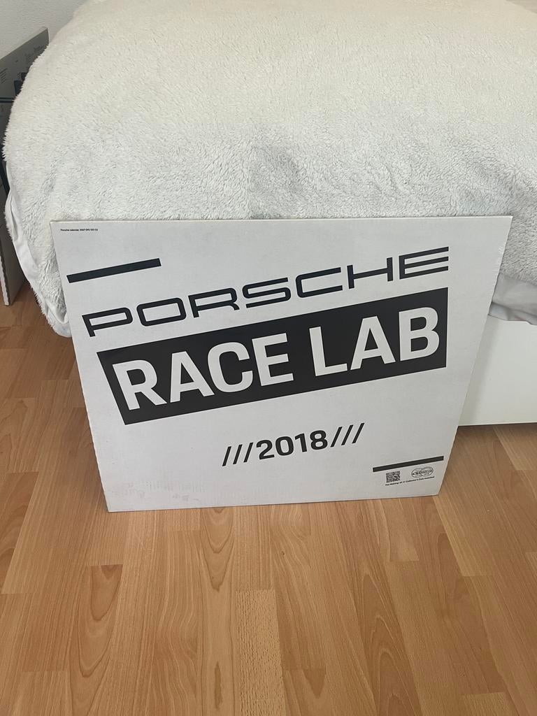 Orginele Porsche jaarkalender 2018, Diversen, Kalenders, Ophalen, Jaarkalender, Nieuw