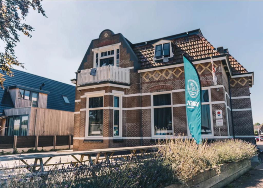 Groepsaccommodatie Friesland, Groepsaccommodatie, Dorp, Overige typen, 61 personen