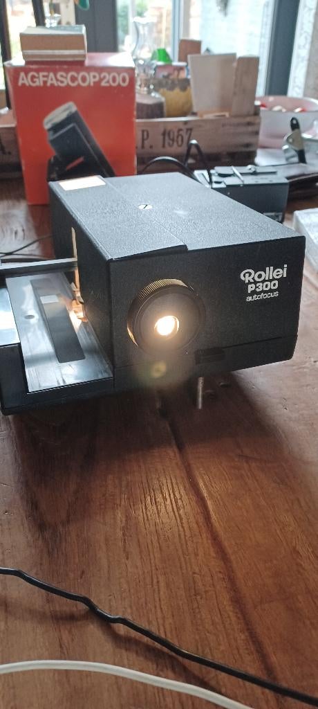 dia projector Rollei P300, Audio, Tv en Foto, Diaprojectors, Ophalen, Gebruikt