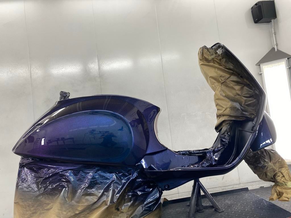 Schade herstel Vespa, motoren & autos!