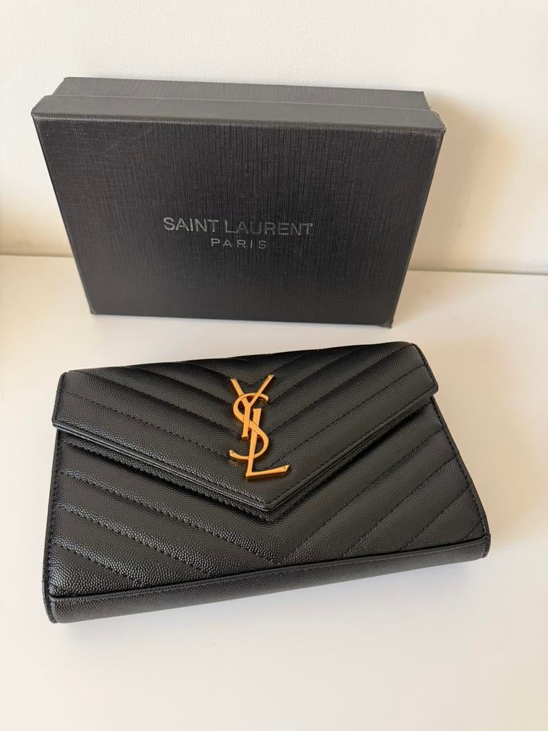 Yves Saint Laurent cassandre Wallet on chain, Ophalen of Verzenden, Zo goed als nieuw, Zwart