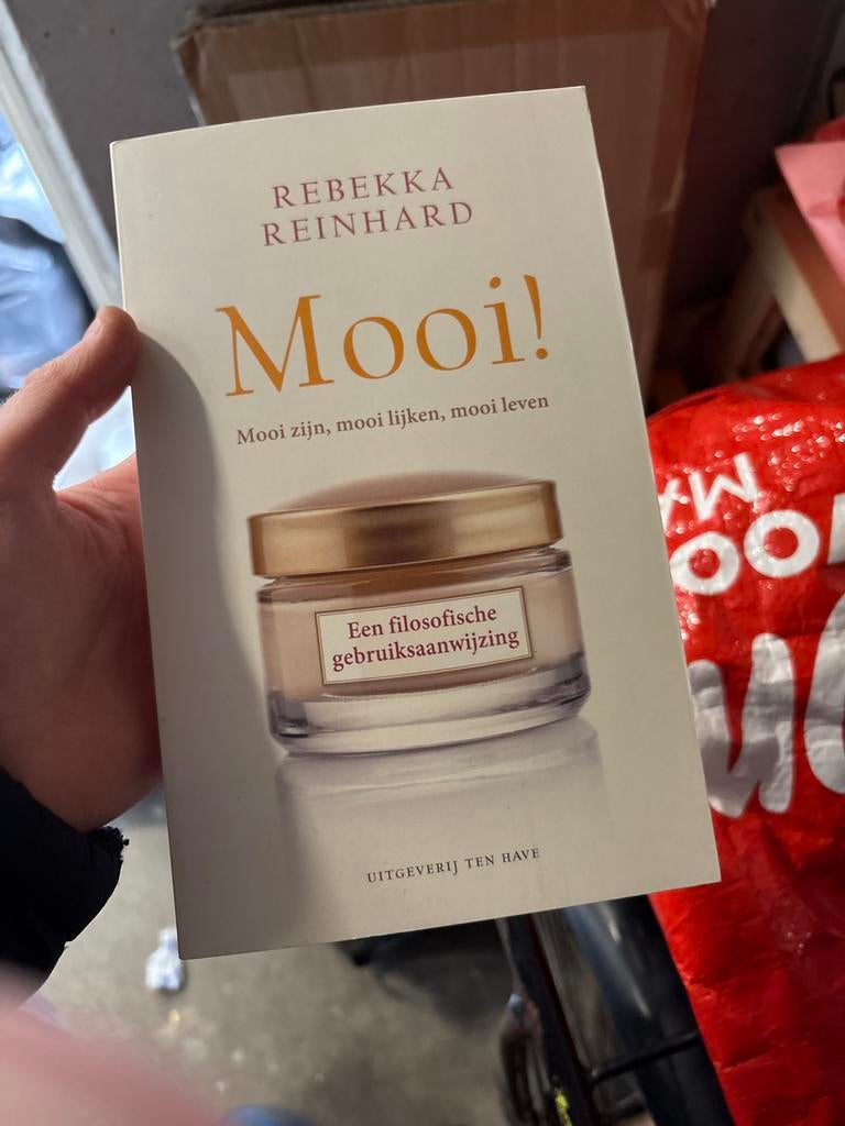 Mooi! Rebekka Reinhard - Filosofische Gebruiksaanwijzing, Boeken, Ophalen of Verzenden, Zo goed als nieuw, Wijsbegeerte of Ethiek