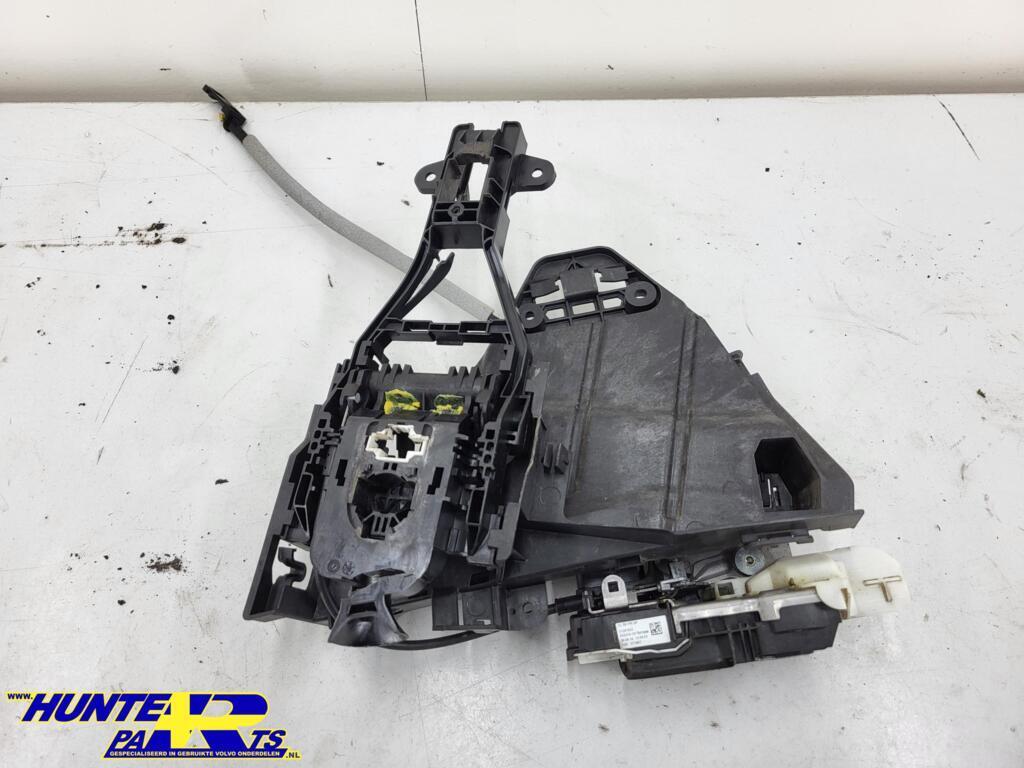 Deurslotmechaniek rechtsvoor Volvo V40 ('12-'19) 31391823, Gebruikt, Ophalen of Verzenden, Volvo, Volvo