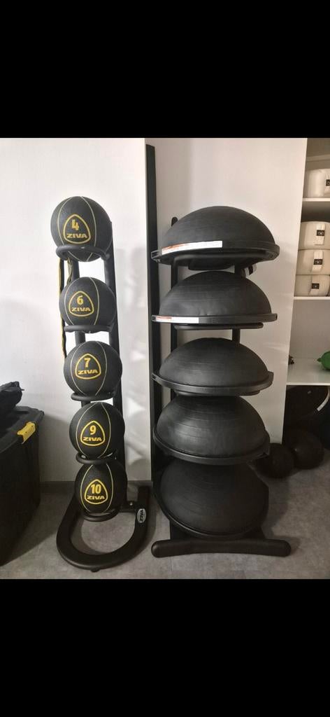 8 Bosu ballen + rek (waarvan 1 lek), Sport en Fitness, Fitnessmaterialen, Ophalen of Verzenden, Gebruikt, Buik, Fitnessbal