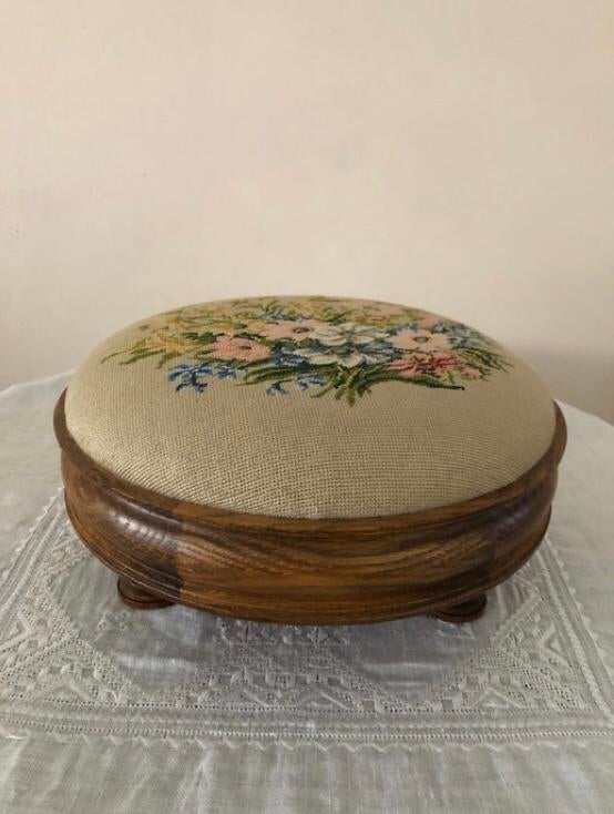 Vintage voetbank met borduur werk, Ophalen of Verzenden