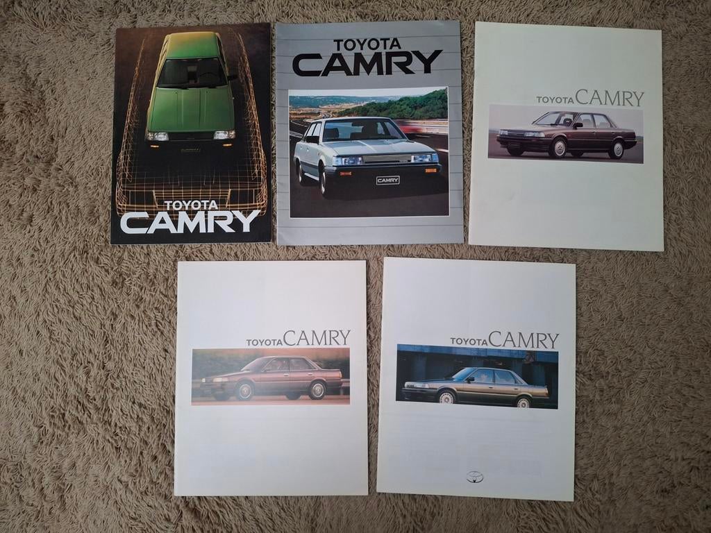 5x autofolder Toyota Camry, Verzenden, Zo goed als nieuw, Toyota