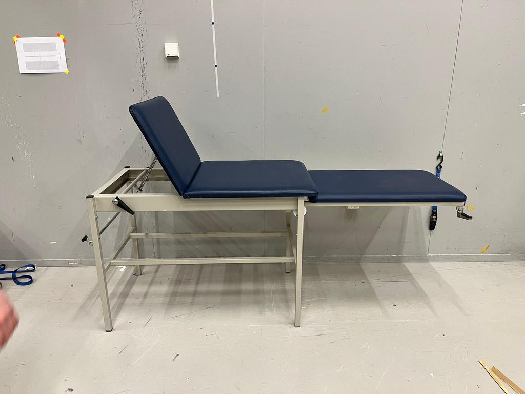 Vintage donker blauwe behandeltafel/tattoo tafel/massage bed, Ophalen, Zo goed als nieuw