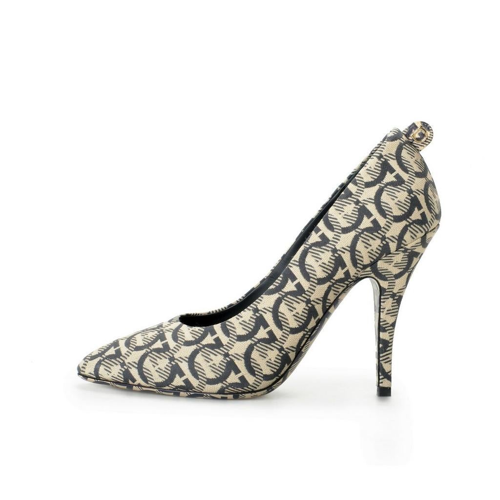 Salvatore Ferragamo designer pumps, Kleding | Dames, Schoenen, Zo goed als nieuw, Pumps, Beige, Ophalen of Verzenden