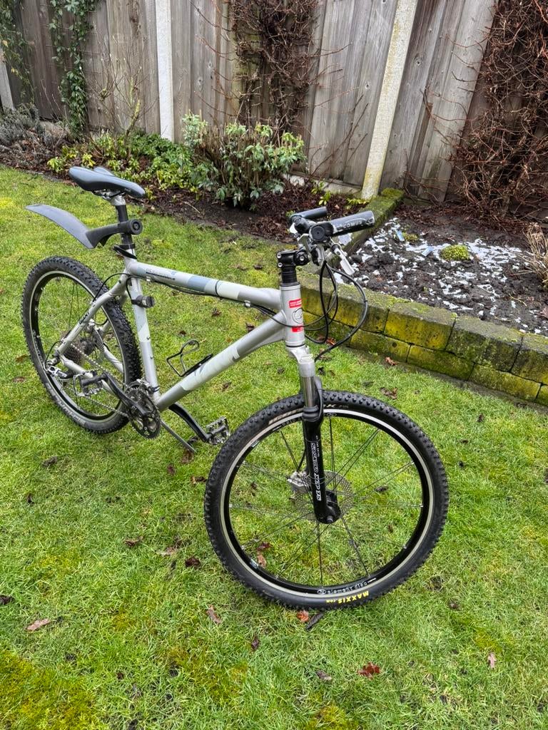 Giant mountainbike, Fietsen en Brommers, Ophalen, Zo goed als nieuw, Giant