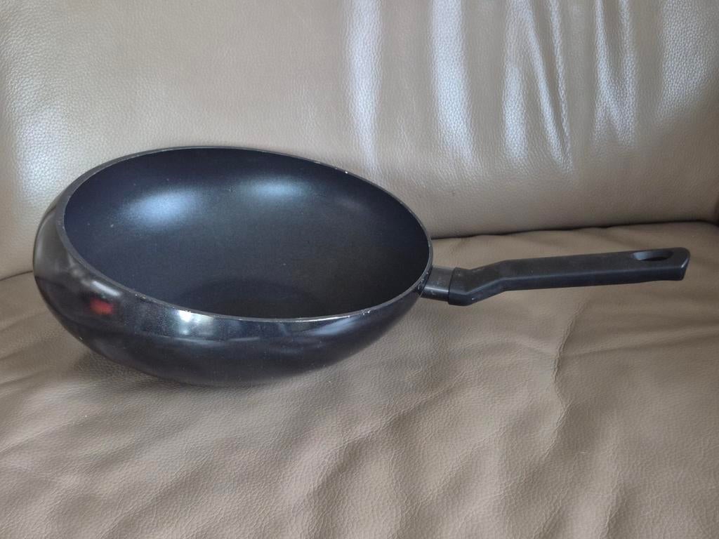 Bk Easy Induction Wokarang 30cm, Ophalen of Verzenden, Zo goed als nieuw, Rvs, Keramische plaat
