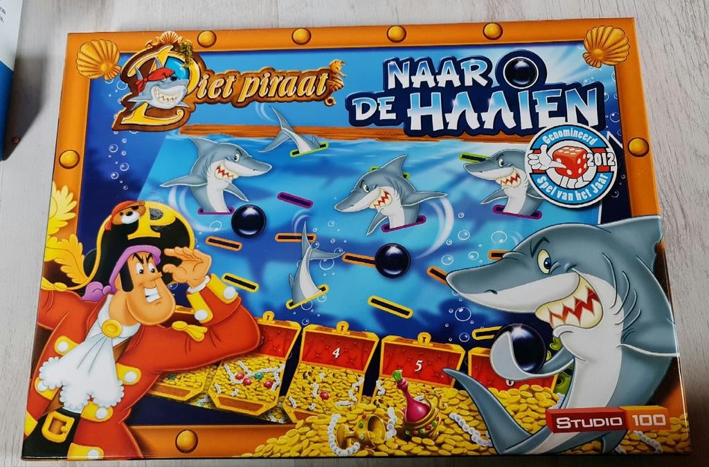 Het Piraat Naar de Haaien - Bordspel, Hobby en Vrije tijd, Gezelschapsspellen | Bordspellen, Gebruikt, Ophalen of Verzenden, Een of twee spelers