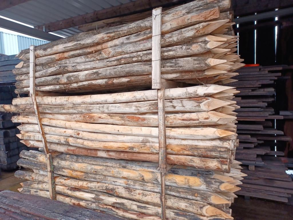 Nieuwe  hardhouten  Rondhout  palen  Robinia  weidepalen, Ophalen of Verzenden, Zo goed als nieuw, 250 cm of meer, Palen