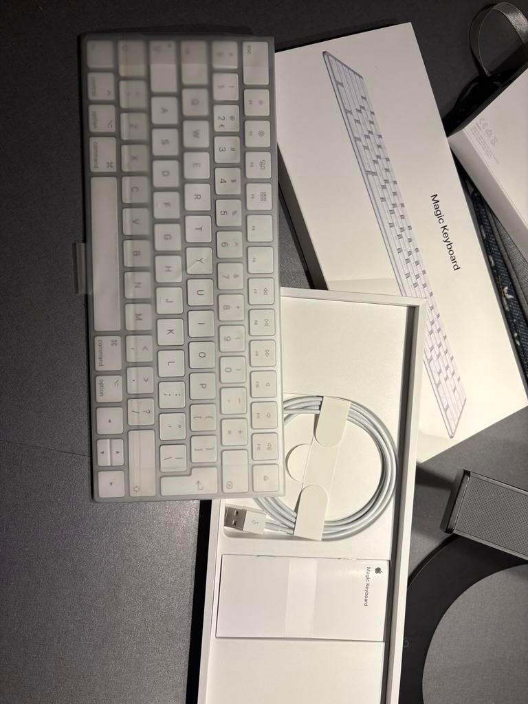 Apple Magic Keyboard Trackpad Laptop Stand, Computers en Software, Laptopstandaarden, Ophalen of Verzenden, Zo goed als nieuw