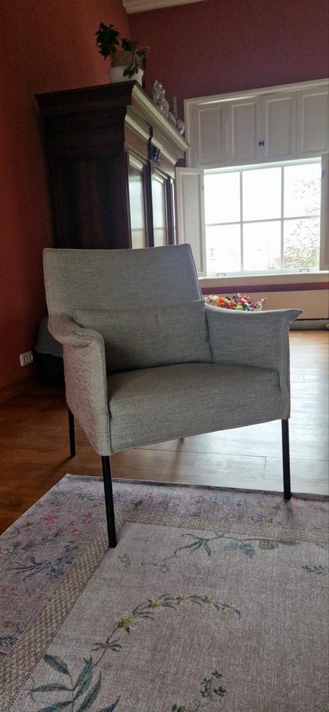 DesignOnStock Fauteuil - Lichtgrijs met kussen, Ophalen, Gebruikt, Minder dan 75 cm, 50 tot 75 cm