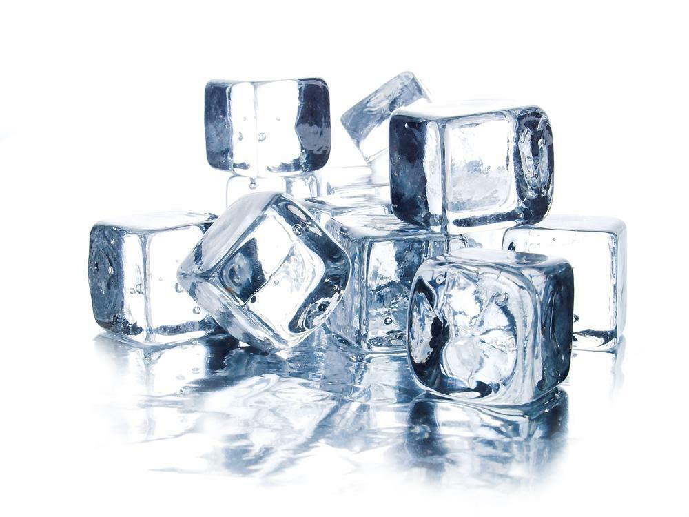 IJsblokjes en crushed ice thuis bezorgd 7 dagen per week !, Ophalen of Verzenden, Diepvries