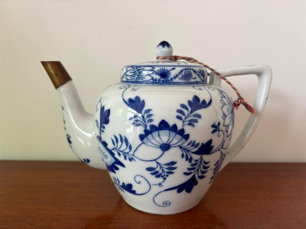 Antieke Louis Regout theepot (Zwiebelmuster), Antiek en Kunst, Antiek | Servies los, Ophalen
