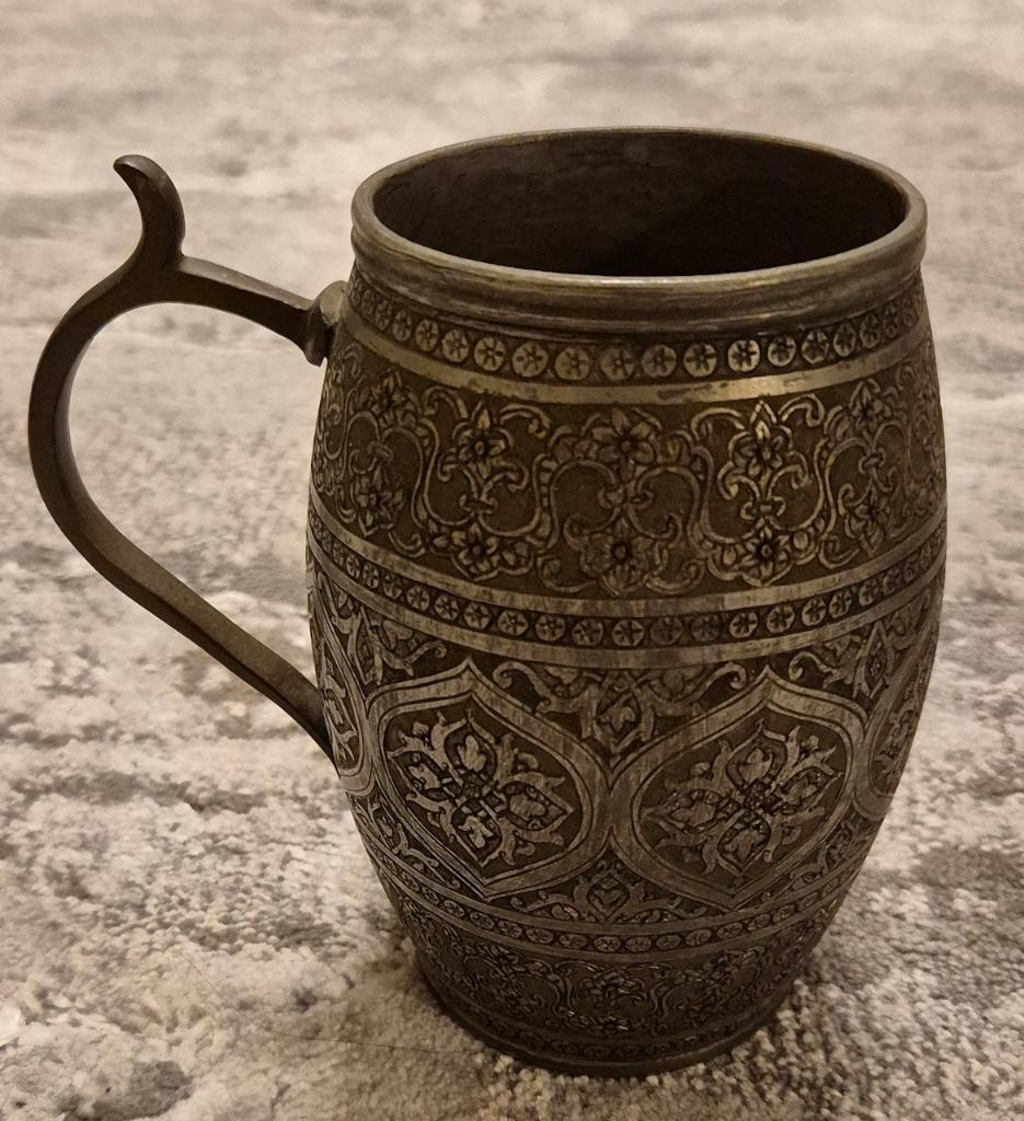 Kashmiri Mughal koperen/messing gegraveerde drink beker., Antiek en Kunst, Kunst | Niet-Westerse kunst, Ophalen of Verzenden