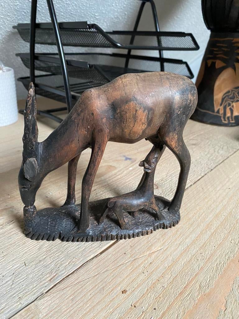 Retro/vintagen beeldje, hert met jong/kalf, hout, Ophalen