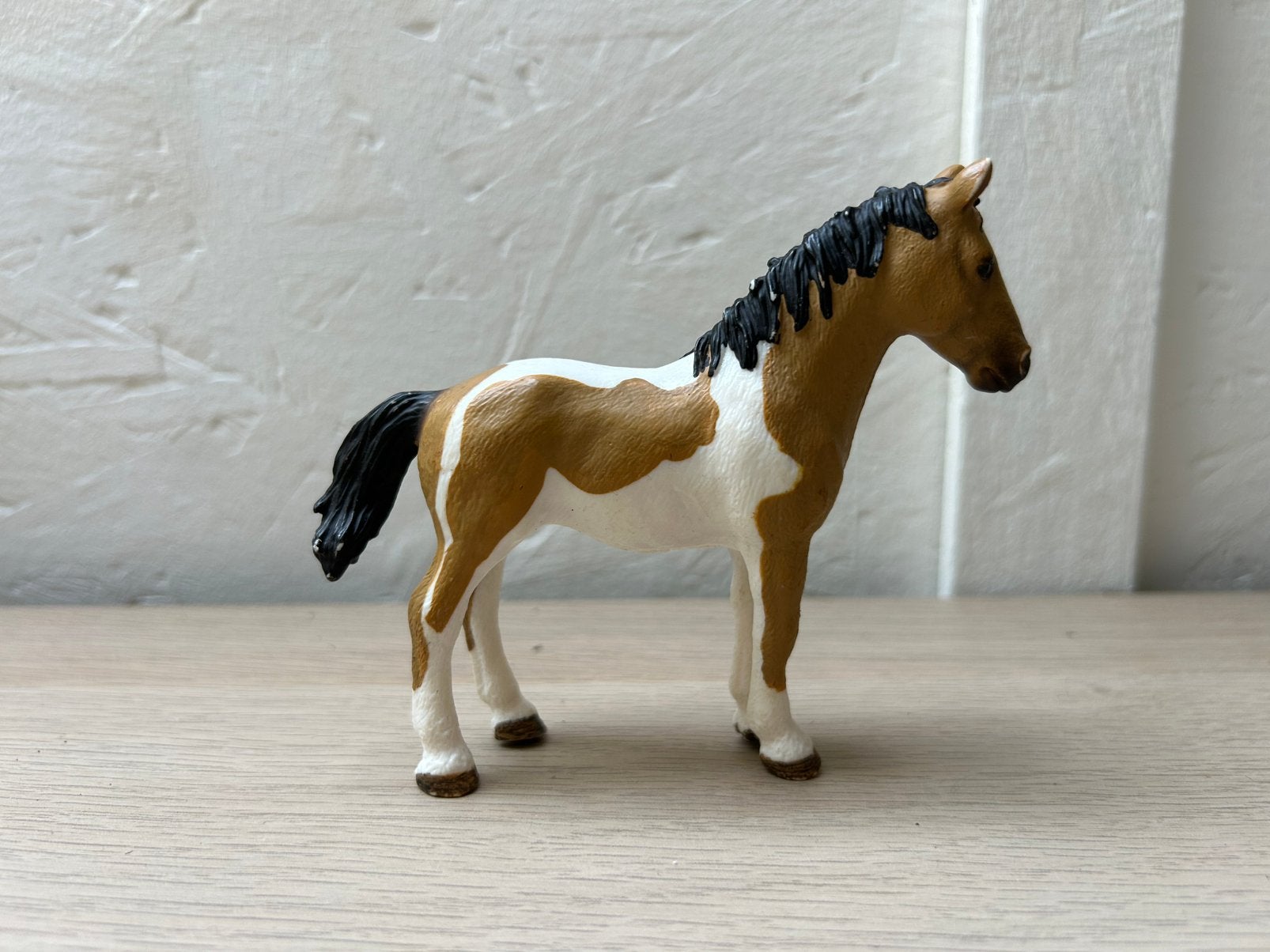 Schleich exclusieve jaarling, Verzamelen, Ophalen of Verzenden, Zo goed als nieuw, Paard, Beeldje of Figuurtje