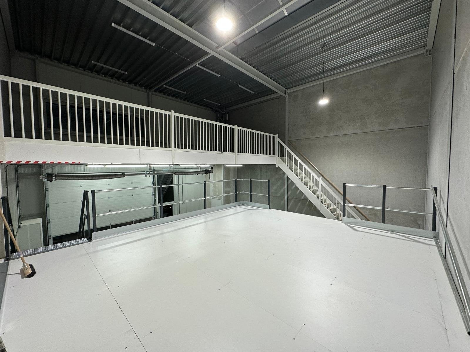 Entresolvloer 6000x5250 mm, 350 kg/m2, vrije hoogte 2612 mm, Zakelijke goederen, Kantoor en Winkelinrichting | Magazijn, Stelling en Opslag