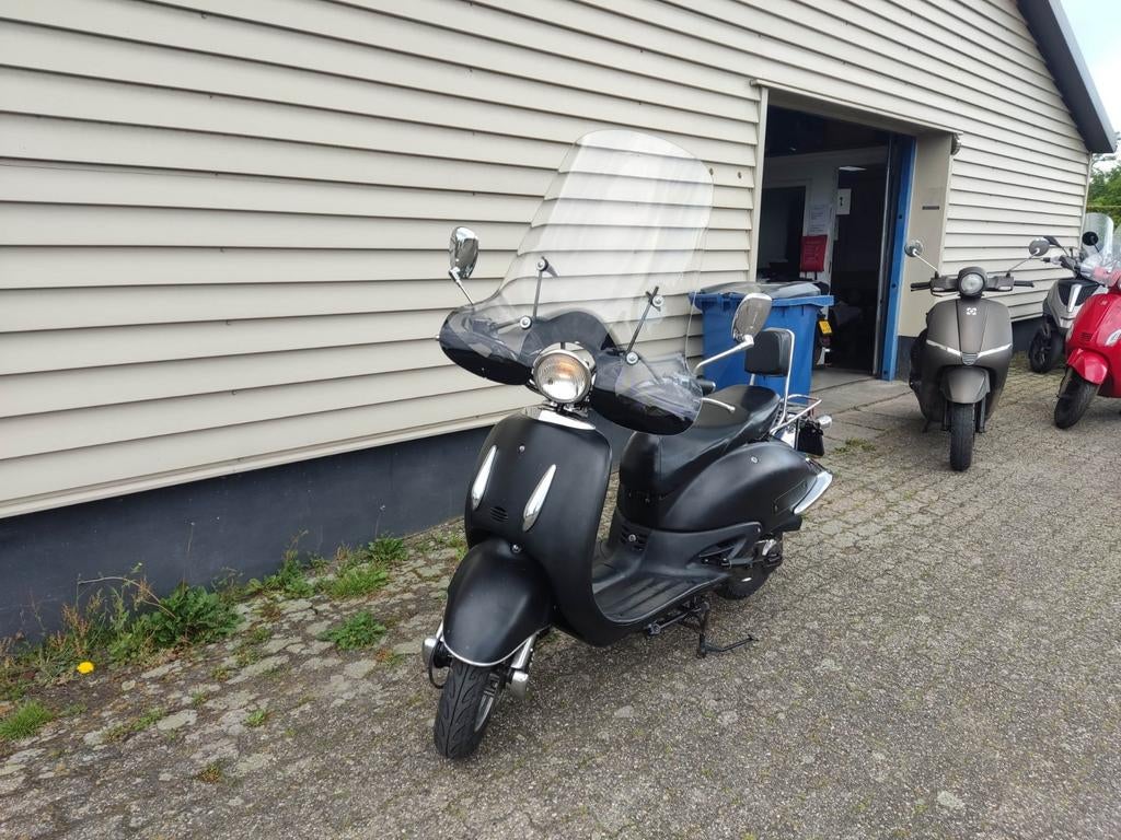 Benzhou 50Retro YY50QT-21B Snor Scooter - 55km/u, Gebruikt, Benzine, Ophalen, Overige merken