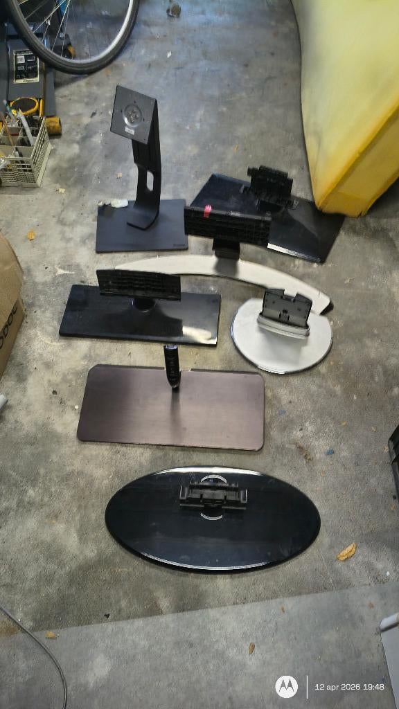 7 Lcd tv voeten Philips LG Panasonic JVC Samsung kant en klr, Audio, Tv en Foto, Televisiebeugels, Ophalen, Zo goed als nieuw
