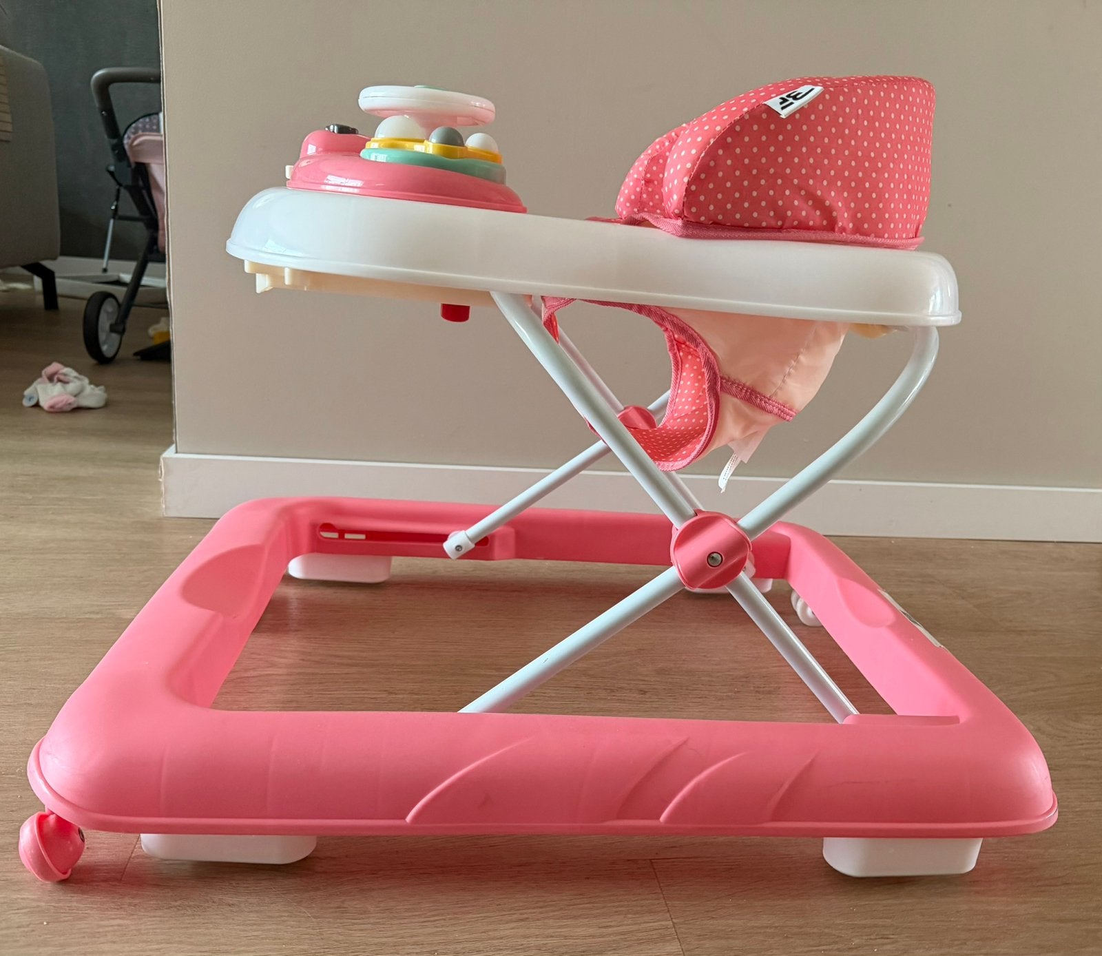Baby loopstoel roze, Ophalen, Zo goed als nieuw, Babypop
