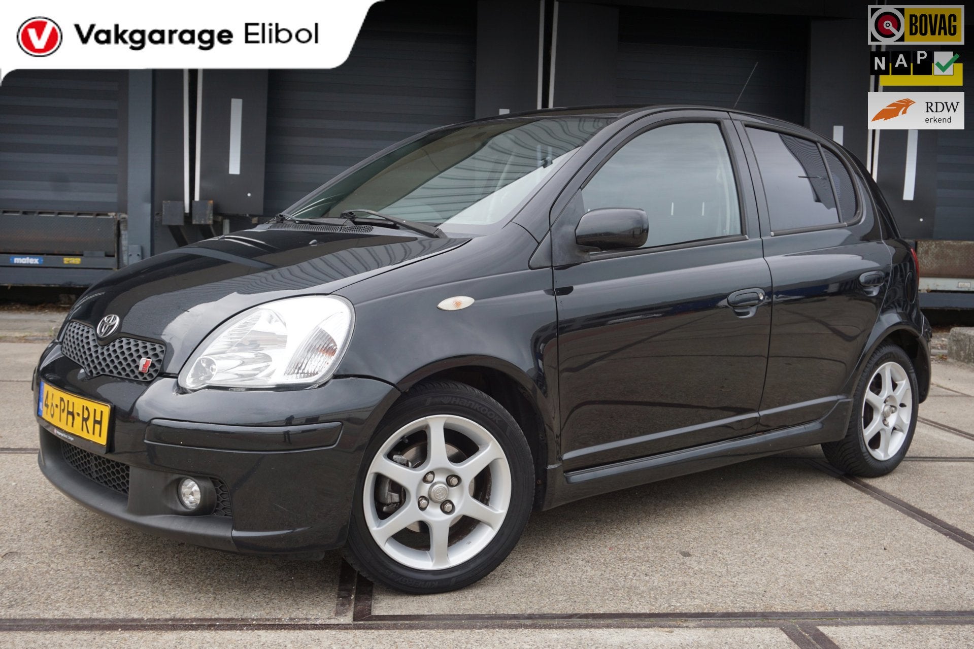 Toyota Yaris 1.5 VVT-i T-Sport, Auto's, Gebruikt, 4 cilinders, 400 kg, Zwart