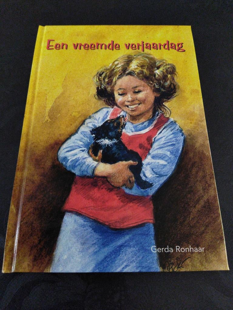 Een vreemde verjaardag, Boeken, 5 of 6 jaar, Fictie algemeen, Ophalen of Verzenden, Zo goed als nieuw