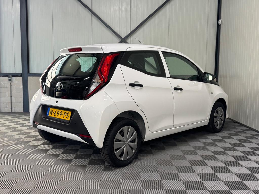 Toyota Aygo 1.0 VVT-i | X-Fun 5-Drs | Airco, Auto's, Voorwielaandrijving, Gebruikt, Euro 6, 4 stoelen