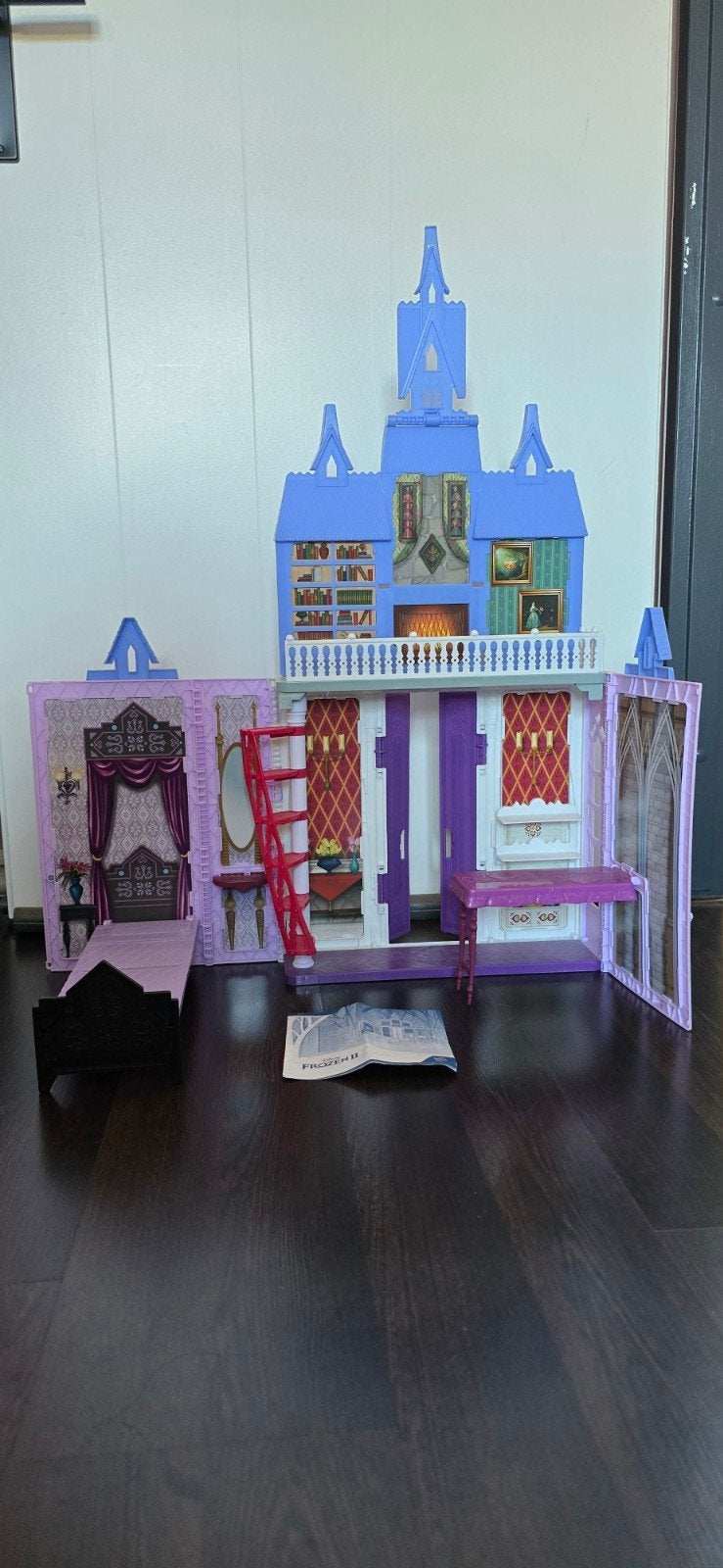 Disney Frozen 2 Arendelle Opvouwbaar Kasteel Poppenhuis, Kinderen en Baby's, Ophalen of Verzenden, Zo goed als nieuw, Poppenhuis