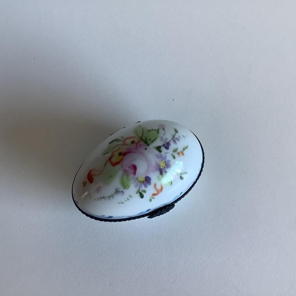 antiek eivormig Limoges pillendoosje met bloemen, Antiek en Kunst, Ophalen of Verzenden