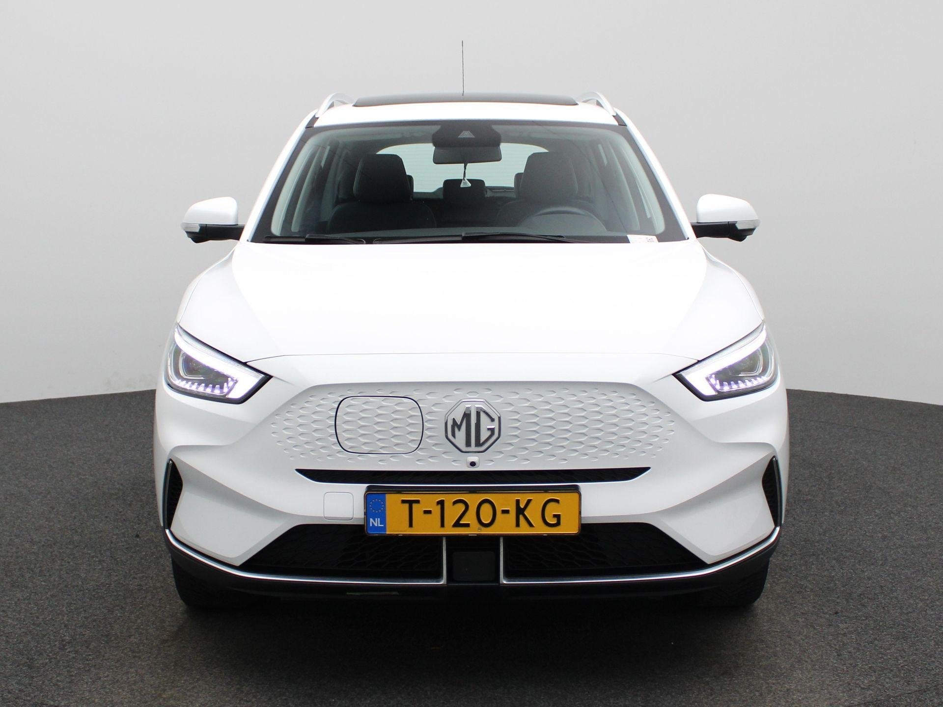 MG ZS EV Long Range Luxury 70 kWh | Panorama/Schuif-Kantelda, Auto's, 12 maanden, Gebruikt, ZS, Origineel Nederlands