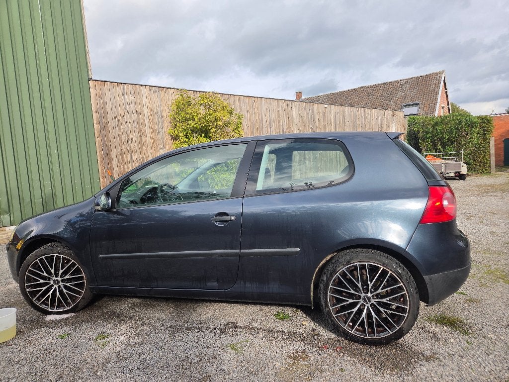Volkswagen Golf 1.6 75KW 3D 2004 Blauw, Auto's, Voorwielaandrijving, Stof, 4 cilinders, Blauw