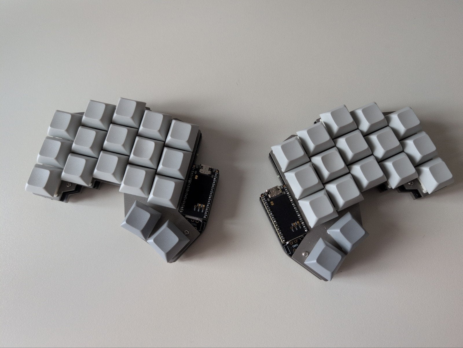 Ferricy ergo split wireless MX keyboard, stainless steel, Ferrisi, Ergonomisch, Ophalen of Verzenden, Zo goed als nieuw