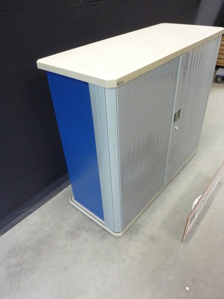 Lage Gispen roldeurkast / archiefkast 120x49x104 kantoorkast, Gebruikt, 100 tot 150 cm, Vintage, Meerdere deuren