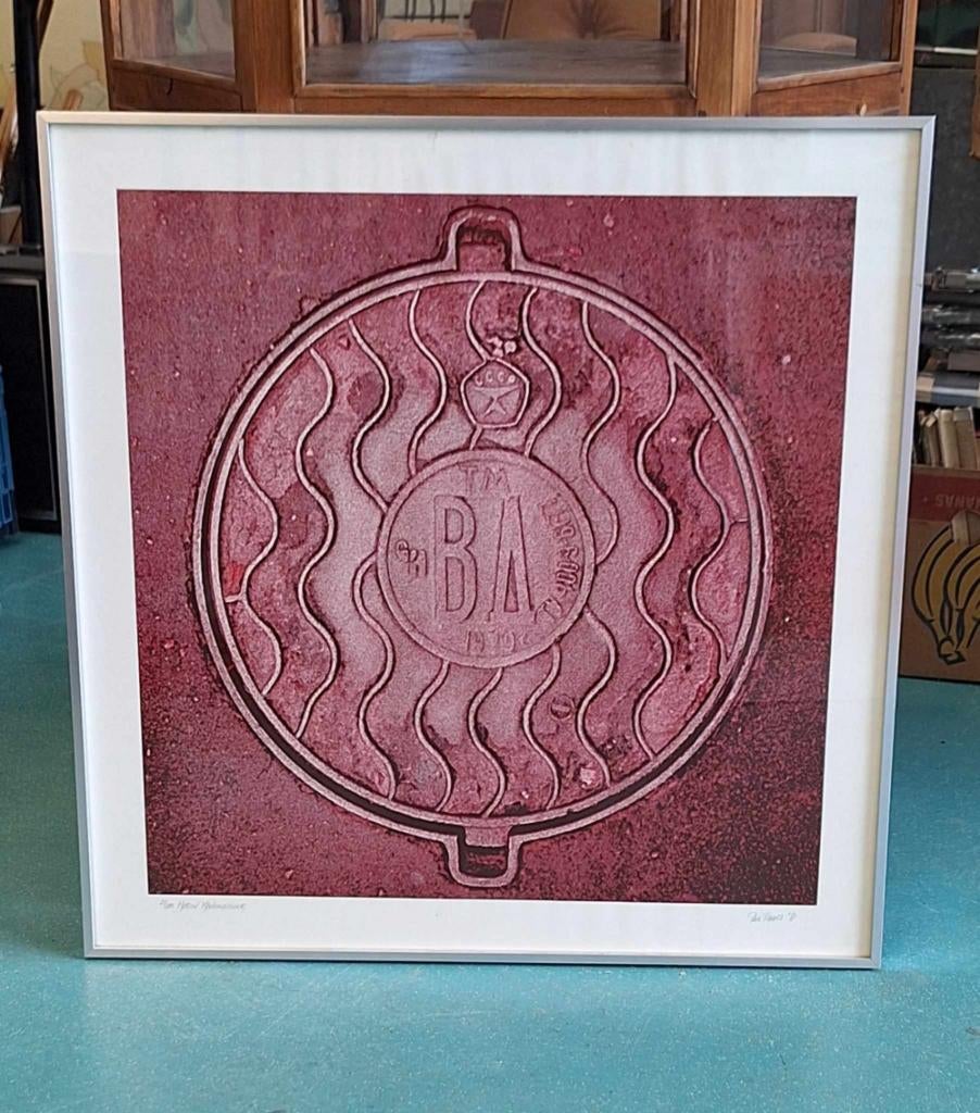 Zeefdruk van Paul Baars, Moscow Manholecover uit 1981, Ophalen
