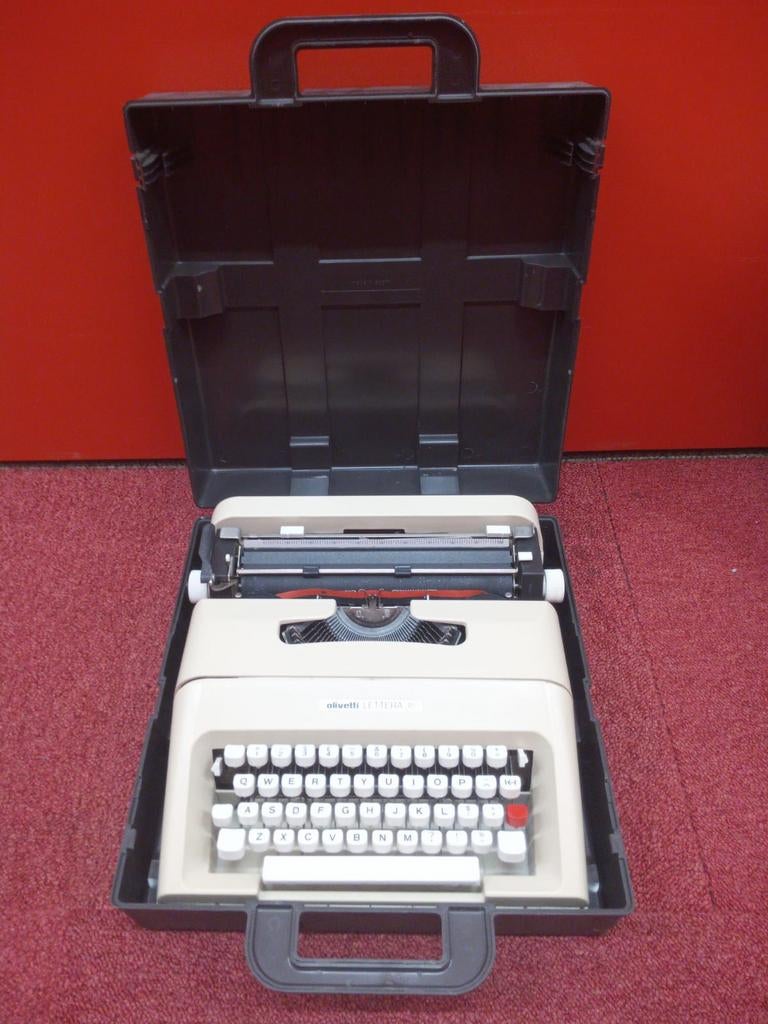 Vintage typemachine Olivetti Lettera 35 in draagkoffer, Diversen, Typemachines, Ophalen, Gebruikt