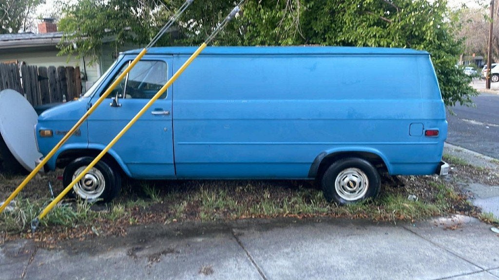 1982 chevy van G10 cargo van + G20 camper van, Automaat, 5000 cc, 8 cilinders, Overige carrosserieën