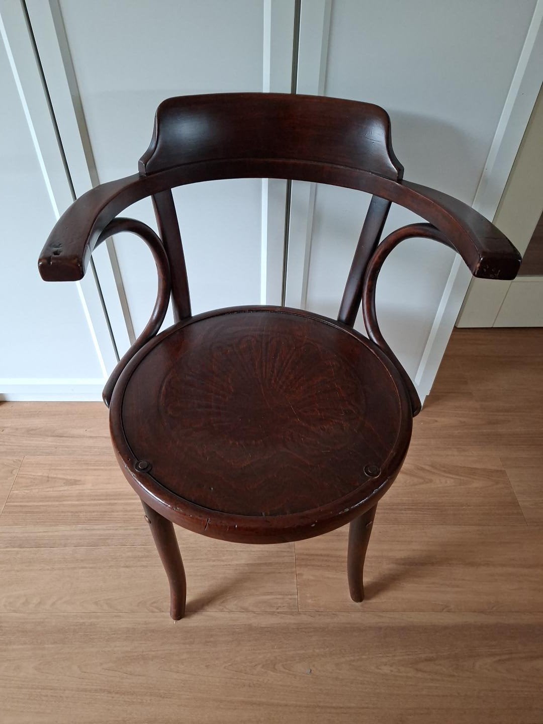 Antieke Cosmos Type Thonet stoel met armleuningen - Cosmos, Antiek en Kunst, Ophalen of Verzenden