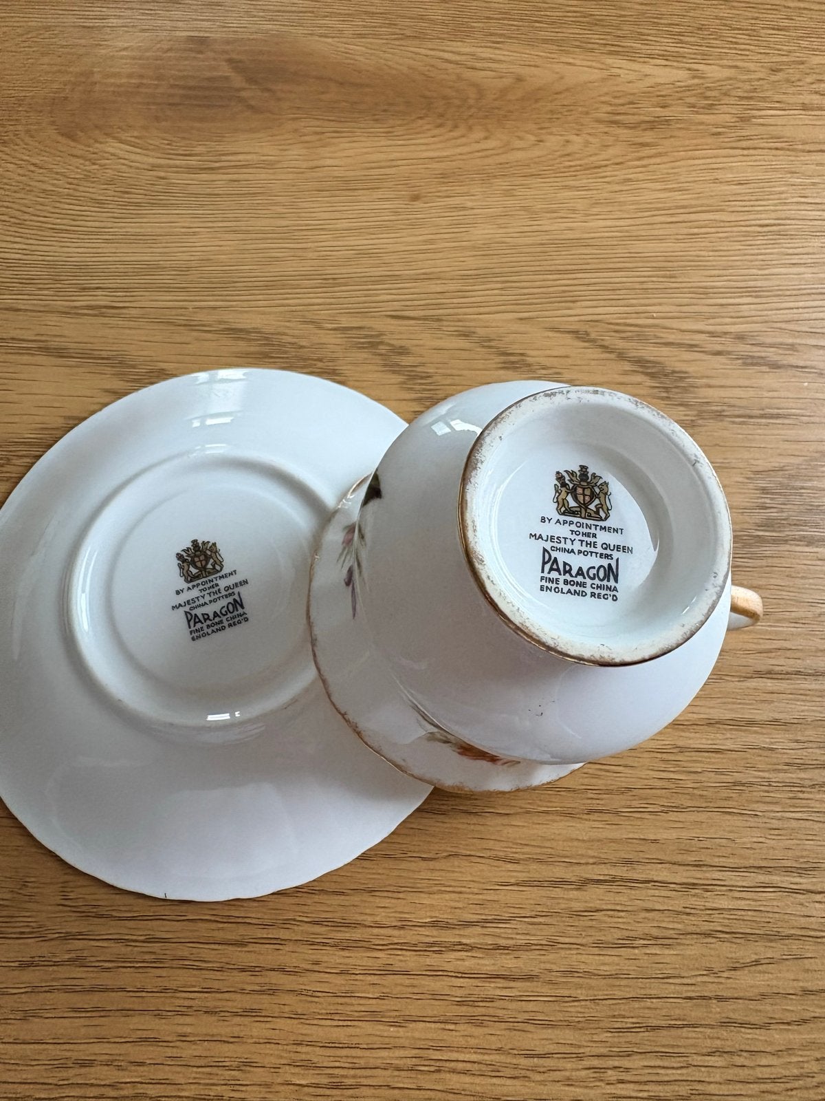 Vintage Paragon The Queen's China kop en schotel, Antiek en Kunst, Ophalen of Verzenden