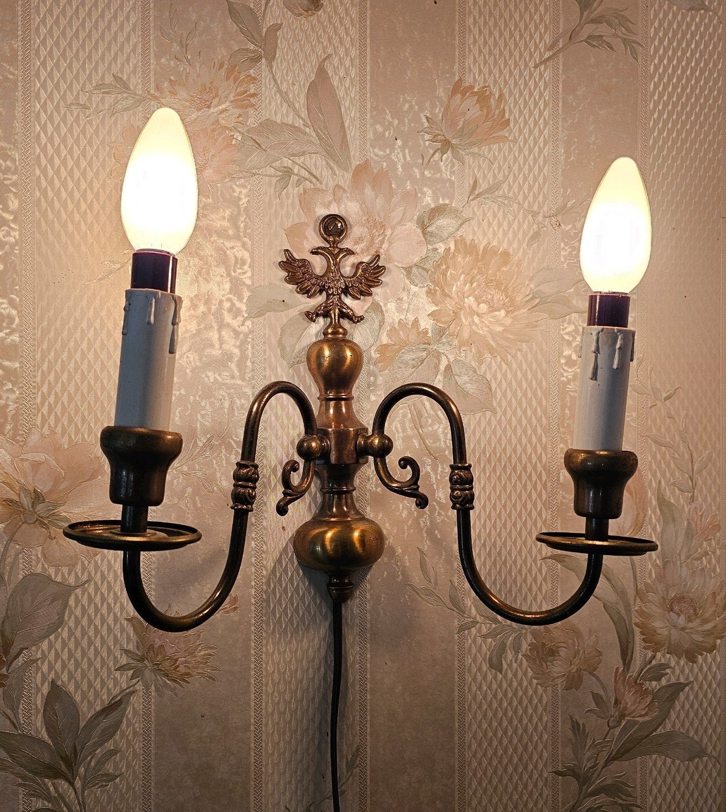 Antieke messing wandlamp met twee kaarsvormige lichten, Ophalen