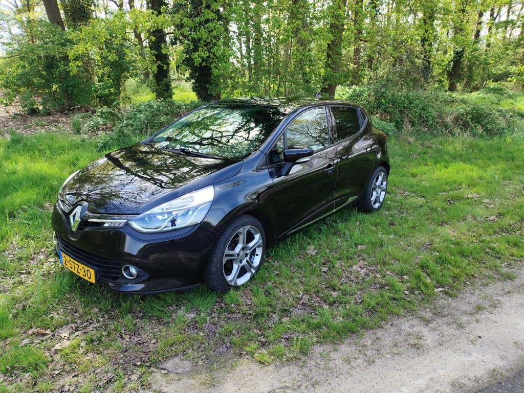 Renault Clio 0.9 TCE 66KW 5-DRS 2013 Zwart, Auto's, Voorwielaandrijving, 898 cc, Stof, 40 €/maand