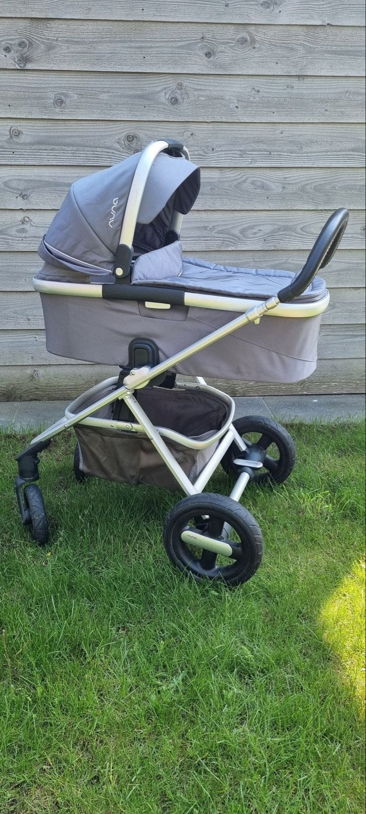 Nuna Ivvi Savi kinderwagen met reiswieg en peuterzitje, Zo goed als nieuw, Combiwagen, Met autostoeltje, Ophalen