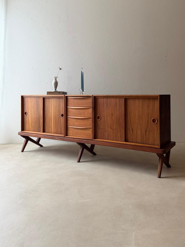 Rudolf Glatzel voor Fristho dressoir walnoot jaren 60, Mid century, Met deur(en), Ophalen of Verzenden, Zo goed als nieuw