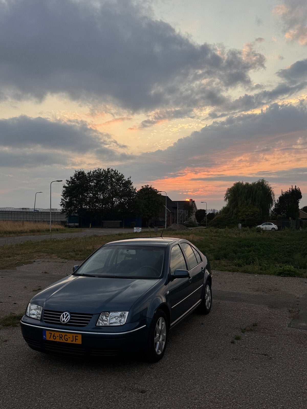 Volkswagen Bora 1.6 - 2005 - 78.000 km - zeer nette staat, Auto's, Volkswagen, Stof, 4 cilinders, Blauw, Mistlampen