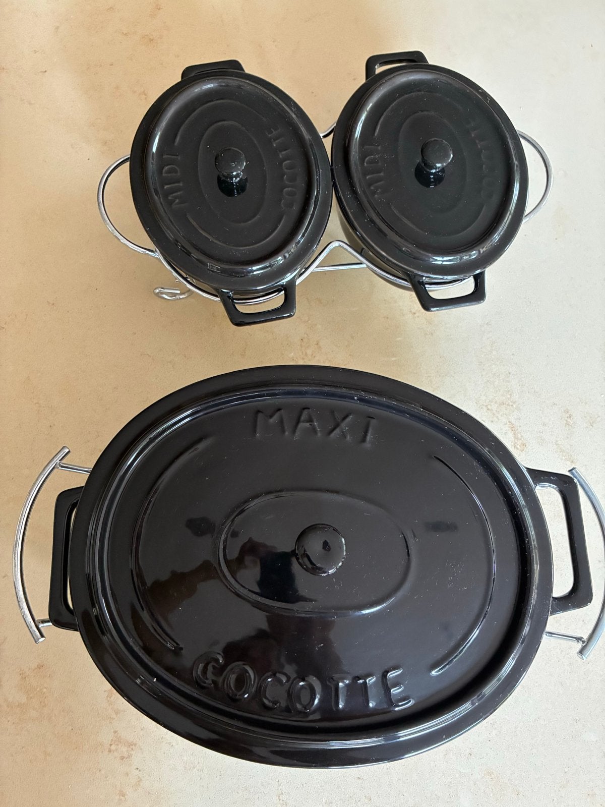 Gusta Maxi en Midi Cocotte Ovenschalen met Warmhouder, Huis en Inrichting, Ophalen of Verzenden, Nieuw, Zwart, Gusta