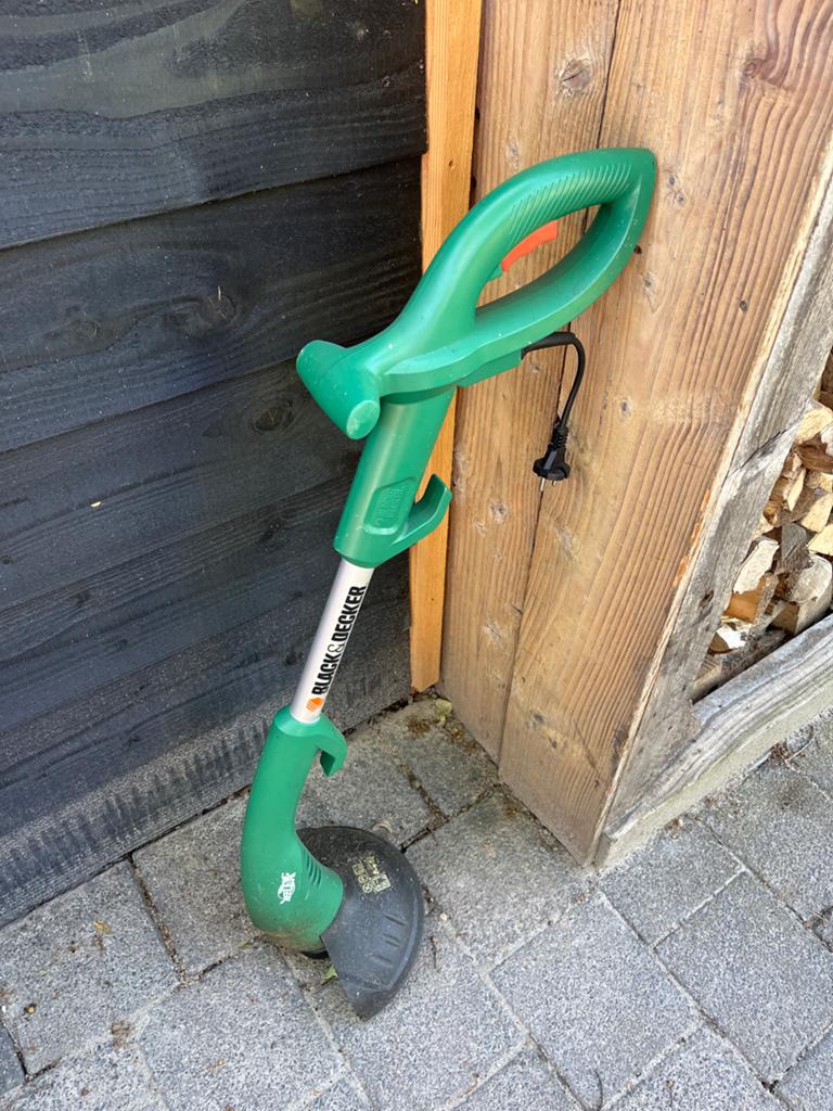 Black & Decker Grastrimmer GL301 - Overbodig na tuinrenovati, Ophalen, Gebruikt, 10 tot 30 cm, Elektrisch