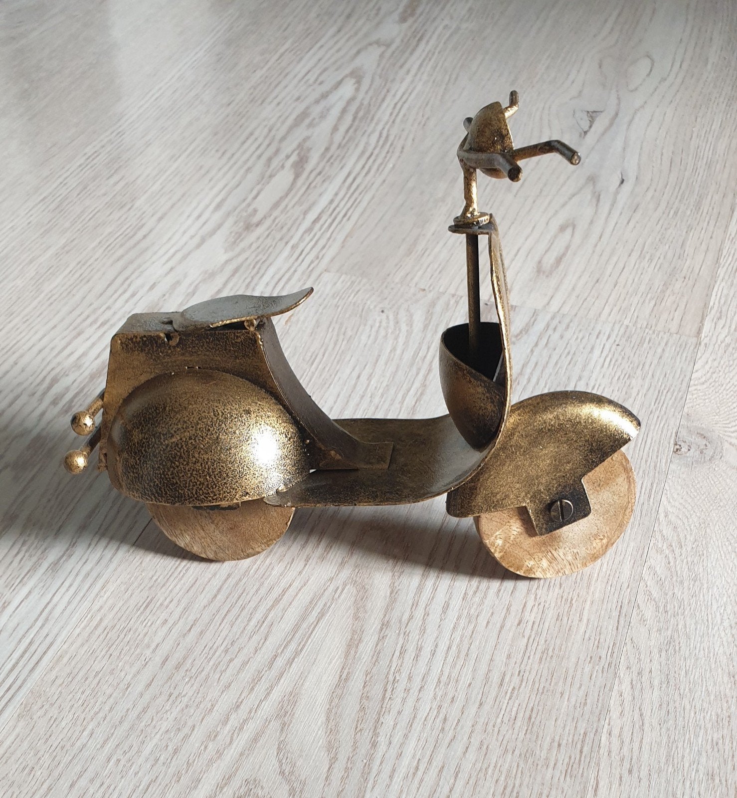 Handgemaakte Vespa scooter van mangohout en metaal, Ophalen of Verzenden, Nieuw