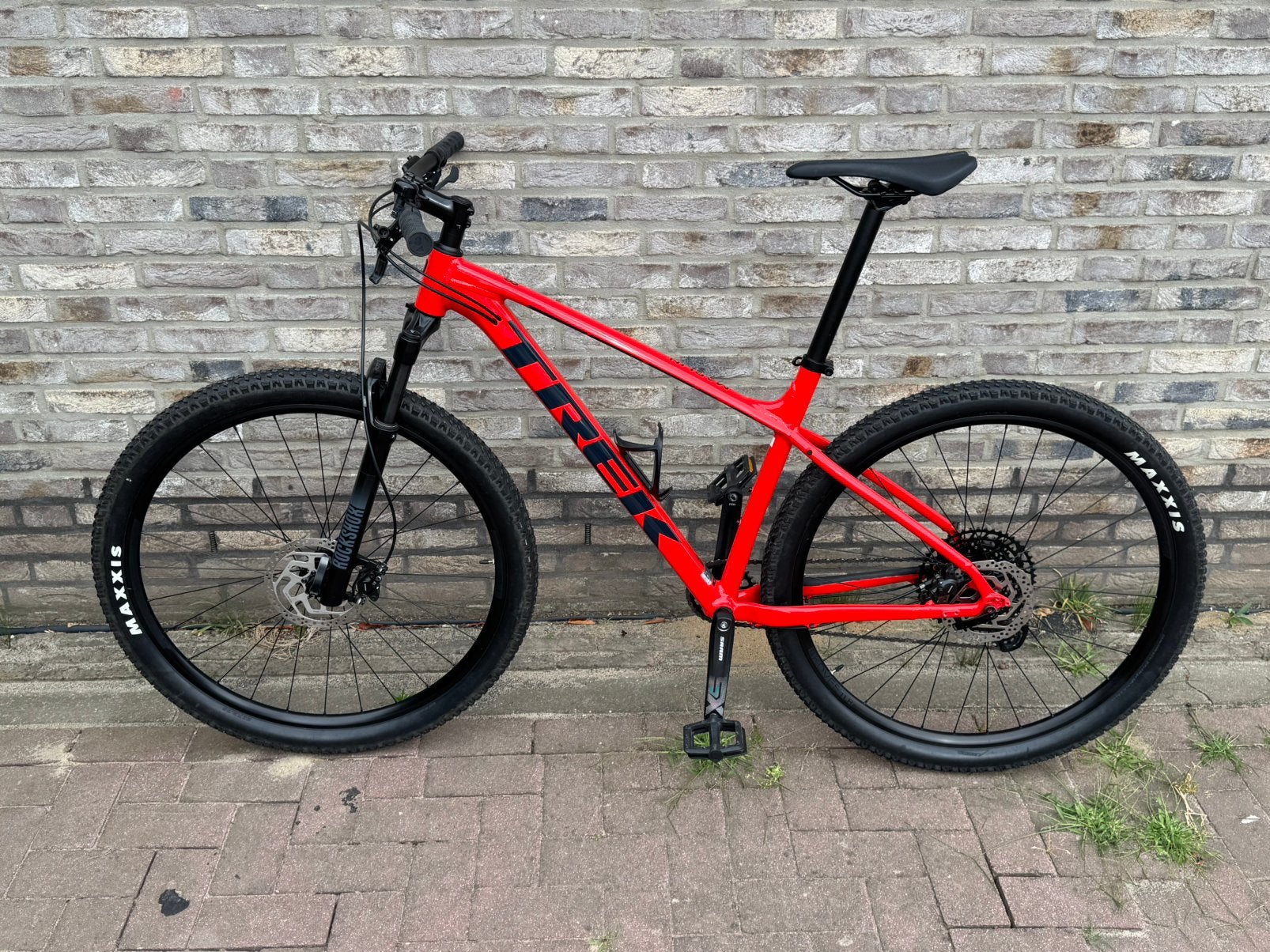 Trek Marlin 8 maat L in perfecte staat! Rood/ zwart, Fietsen en Brommers, Ophalen, Zo goed als nieuw, Trek